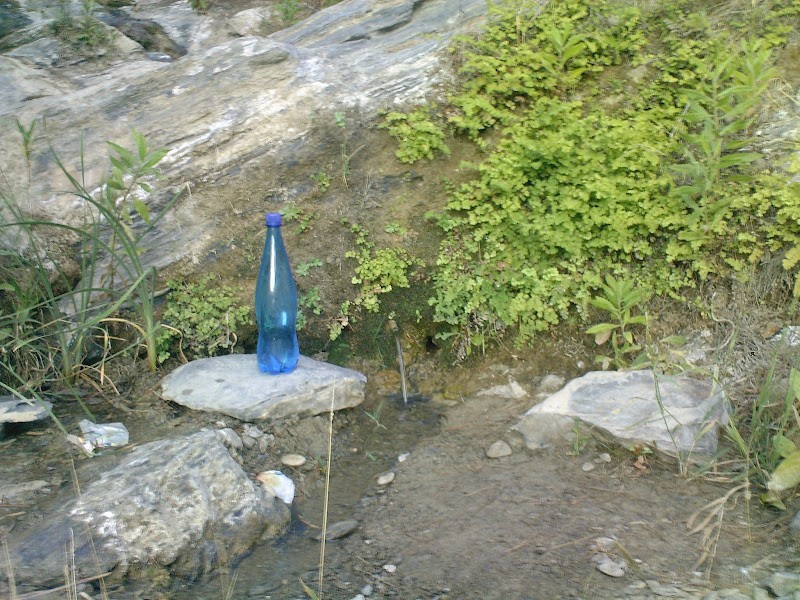 Timesririne - Source D'eau Naturelle à Ighzer Elbir (01)
